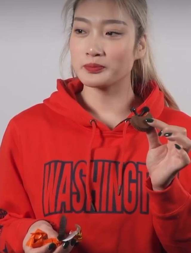 与此同时，她还与电影人施南生一起进行对话